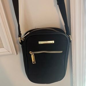 Black purse skull print crossbody